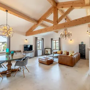 https://olive-vaste-appartement-donnant-sur-la-sorgue.fr-provencehotel.com