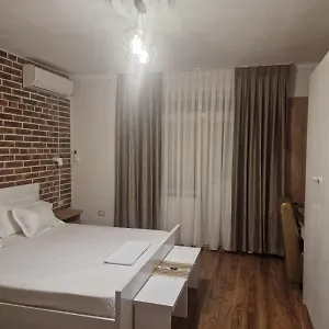27 Center House Shkodër